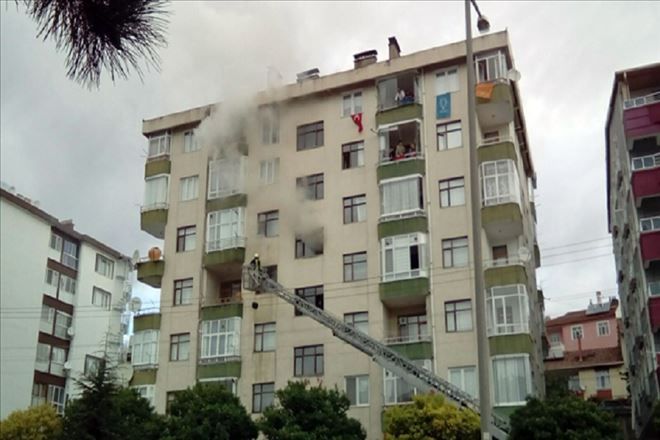 Tosya´da 7 katlı apartmanda yangın çıktı