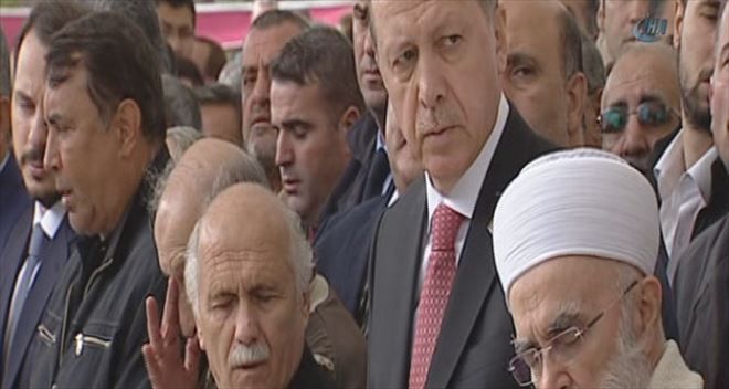 Cumhurbaşkanı Erdoğan eşinin amcasının cenazesi katıldı