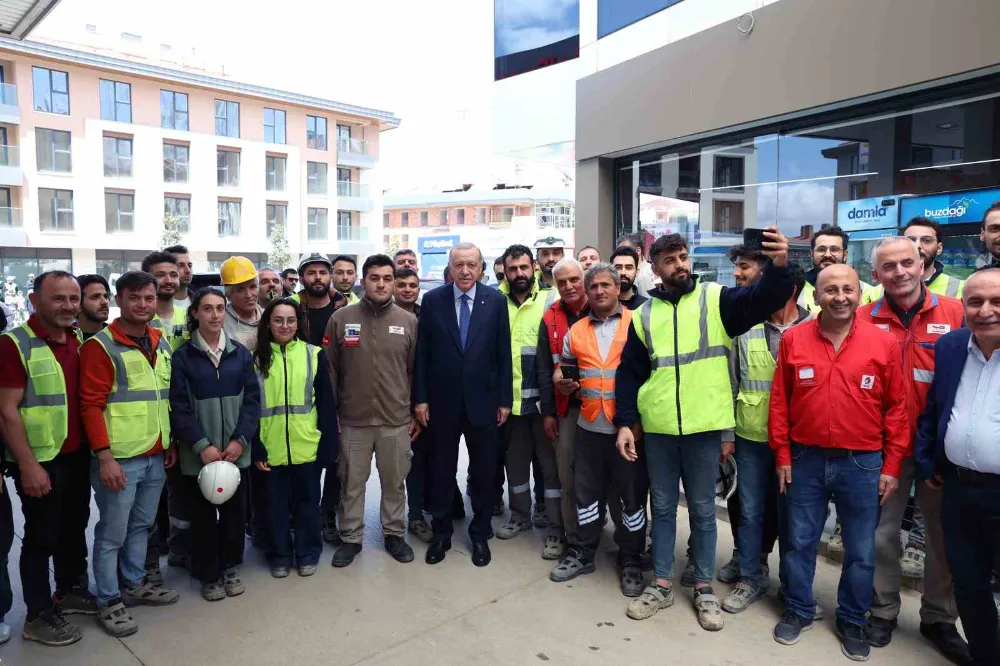 Cumhurbaşkanı Erdoğan Üsküdar’da akaryakıt istasyonuna uğradı