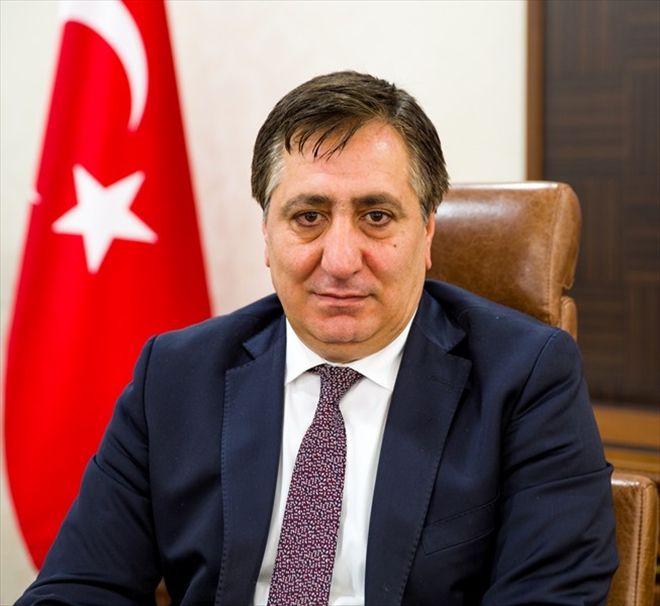 VALİ İZZETTİN KÜÇÜK GÖREVE BAŞLIYOR