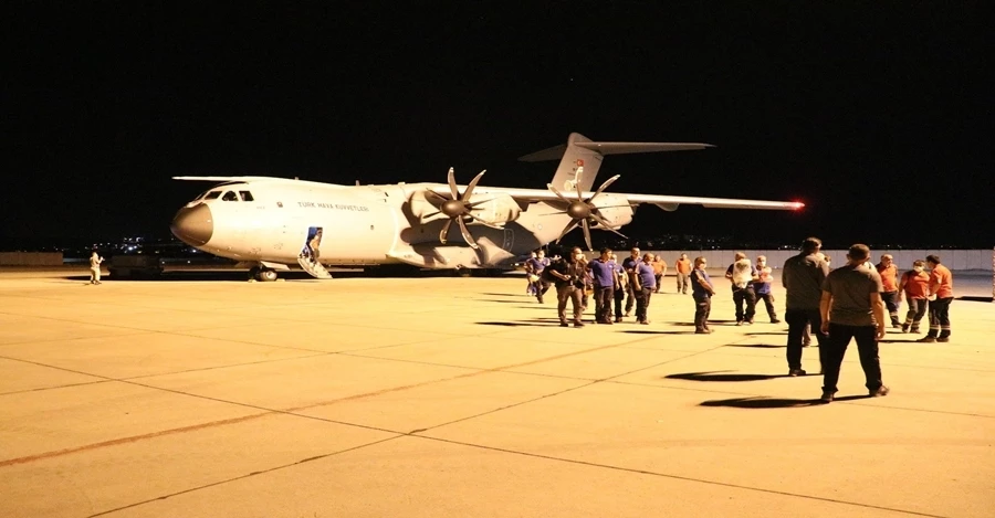 Lübnan’a yardım götüren Türk uçağı “Koca Yusuf” ülkeye döndü