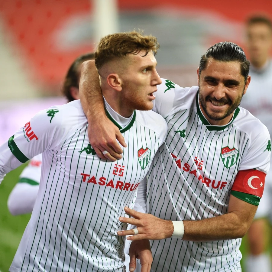  Bursaspor’a transfer teklifleri yağıyor   
