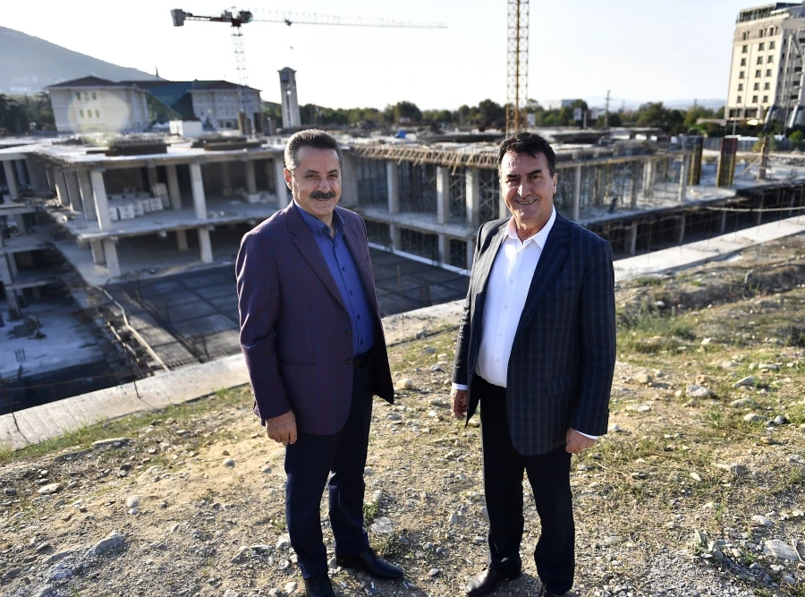 Çelik: “Bursa’nın Meydan Hayali Gerçek Oluyor”