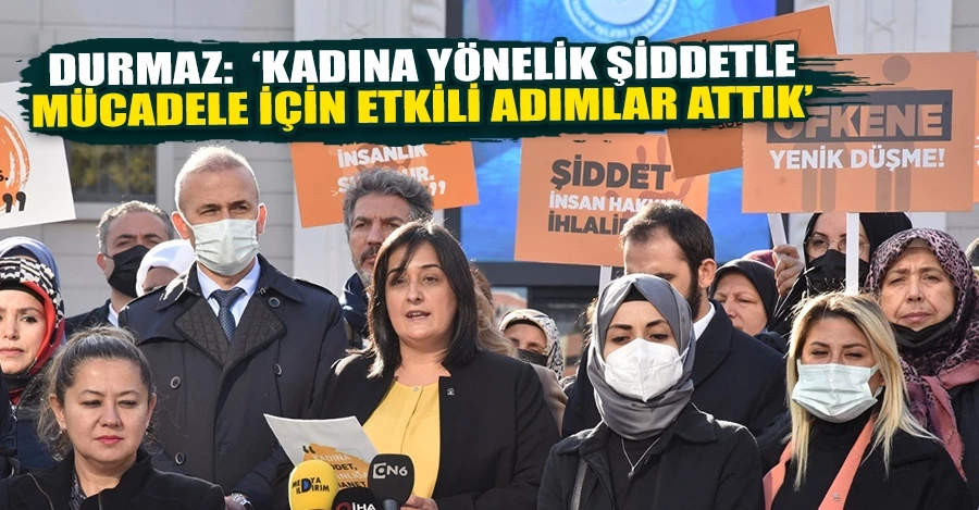 AK Parti Bursa Kadın Kolları teşkilatları, ’25 Kasım Kadına Yönelik Şiddetle Mücadele Günü’ kapsamında basın açıklaması gerçekleştirdi.