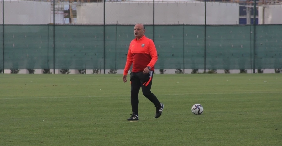  Özcan Bizati, Kocaelispor maçı öncesi açıklamalarda bulundu   