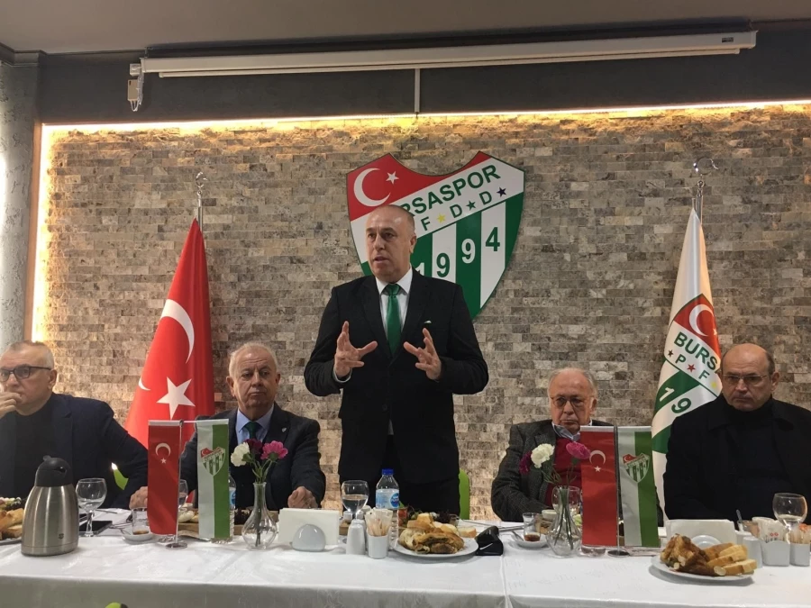 Bursaspor Profesyonel futbolcular derneği ile Divan yönetim kurulu açıklama yaptı