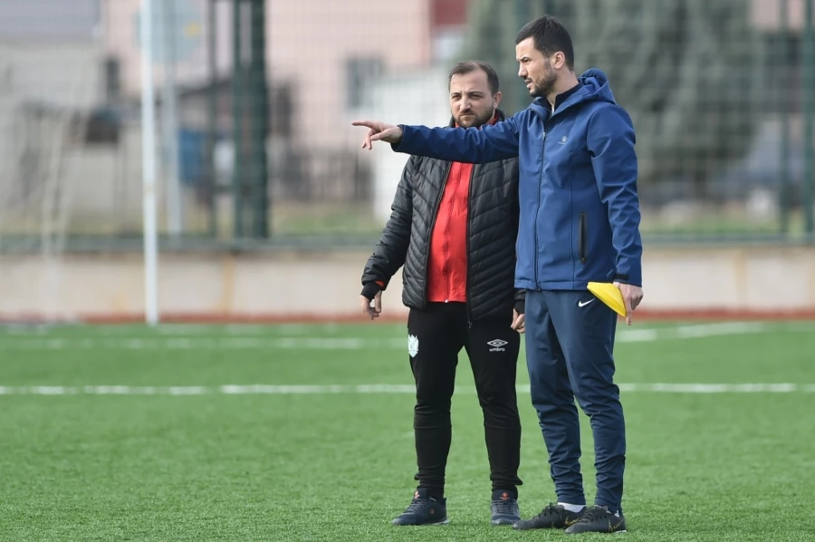 Kafkasspor teknik direktörü Hüseyin Yoğurtçu Sultanbeyli maçıyla ilgili açıklamalarda bulundU