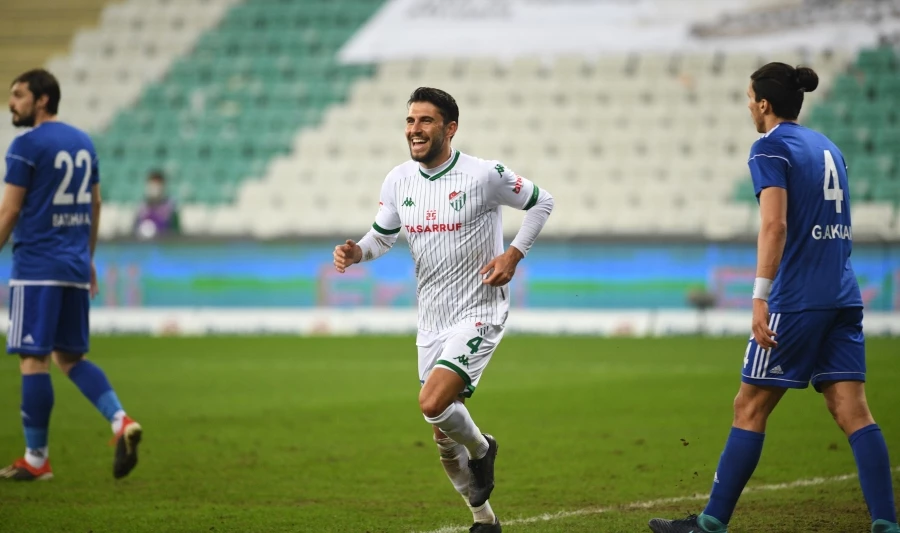 Bursasporlu futbolcu Cüneyt Köz ameliyat olacak   