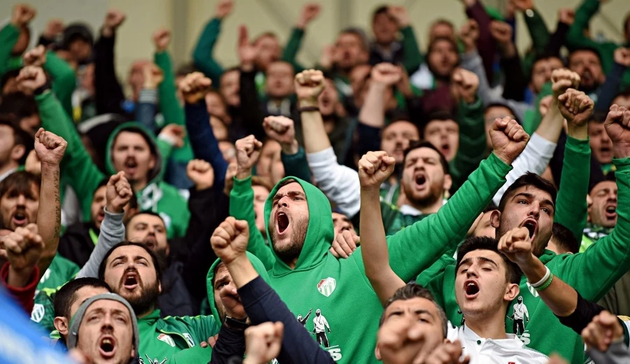 Bursaspor taraftarından Başkan Erkan Kamat’a bir uyarı daha  