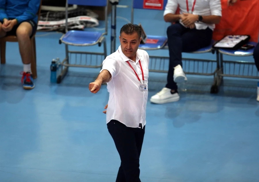 Bursa Büyükşehir Belediyespor, Başantrenör Levent Zoroğlu ile anlaştı