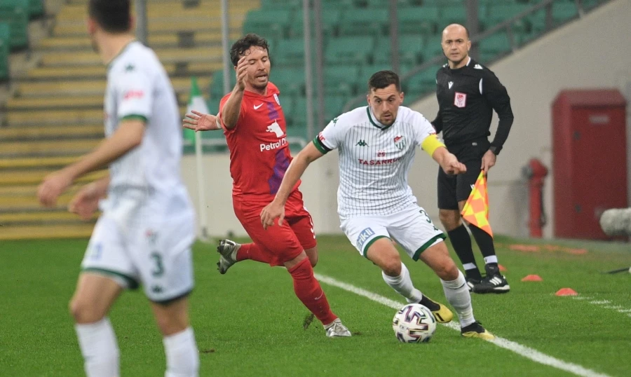 Bursaspor deplasmanda Altınordu ile karşı karşıya gelecek   