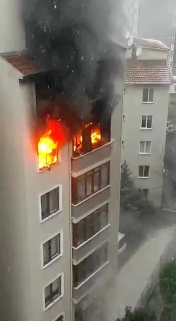Bursa’da bir ev alev alev yandı   