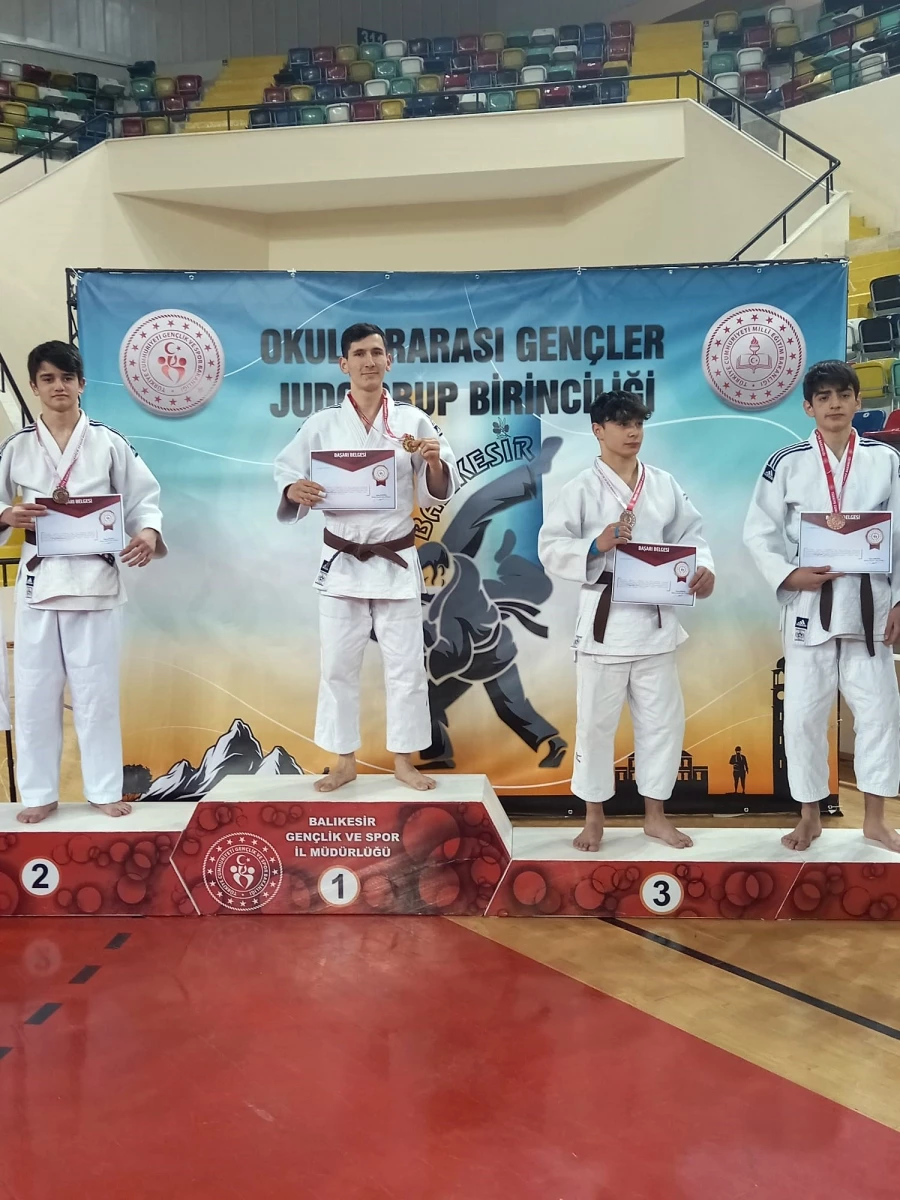 Osmangazili Judocuların Madalya Coşkusu