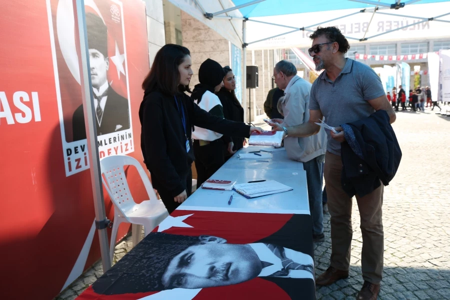 Nilüfer Belediyesi’nden vatandaşlara ücretsiz Ata posteri