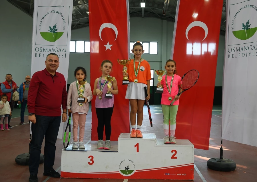 Osmangazi Tenis Kış Kupası Nefes Kesti