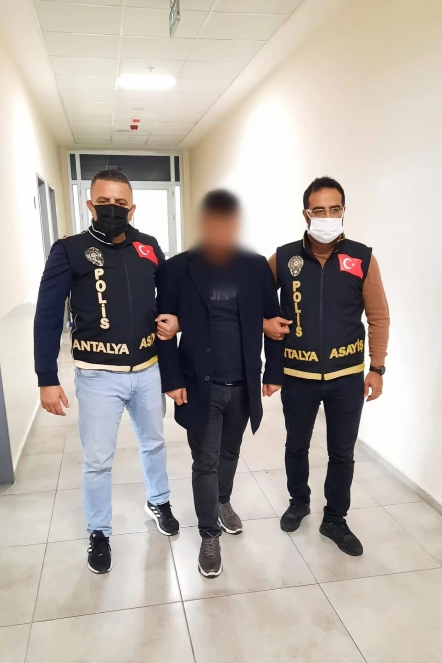 Hırsızlık ve dolandırıcılık suçundan yakalanan 2 şahıs tutuklandı   