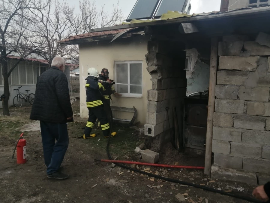 Elektrikli battaniye yangına neden oldu   