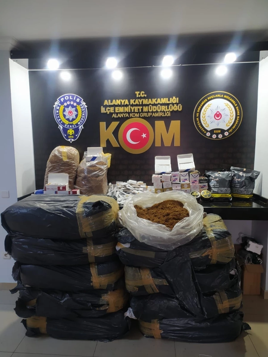 İş yerinin deposunda 9 bin 800 dolu makaron ele geçirildi