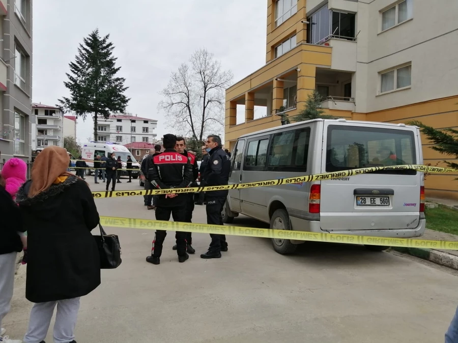 Önce kız arkadaşını silahla öldürdü, sonra intihara teşebbüs etti  