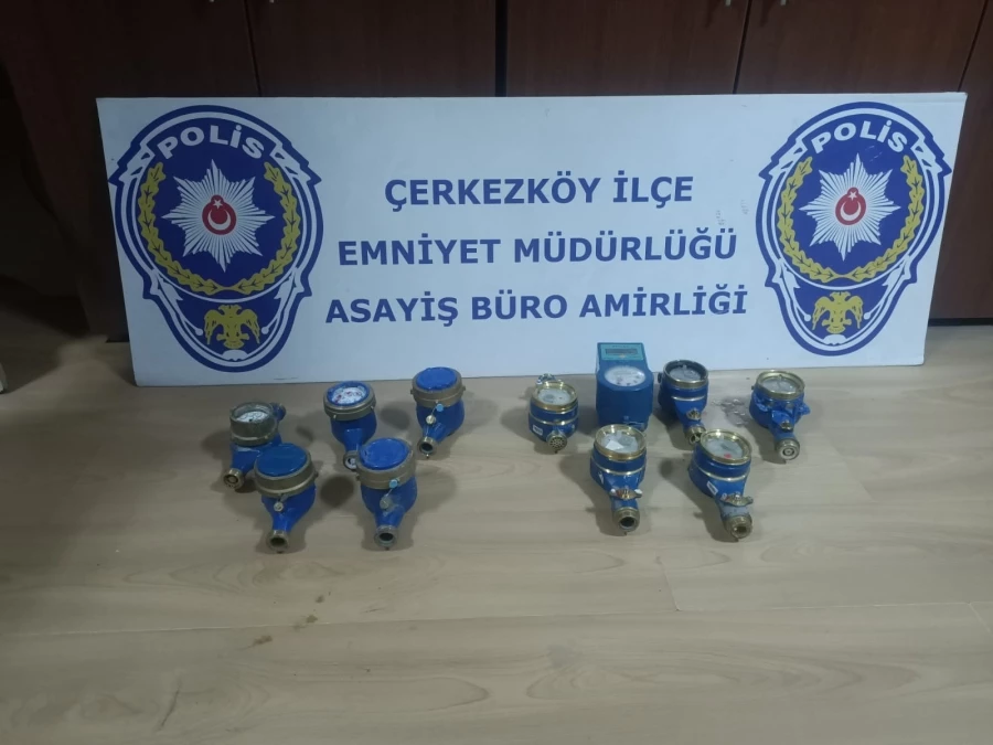 Su sayacı hırsızları yakalandı   
