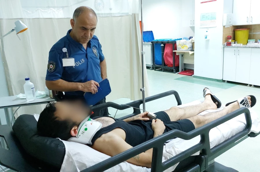 Kendini asan genci eşi kurtardı   