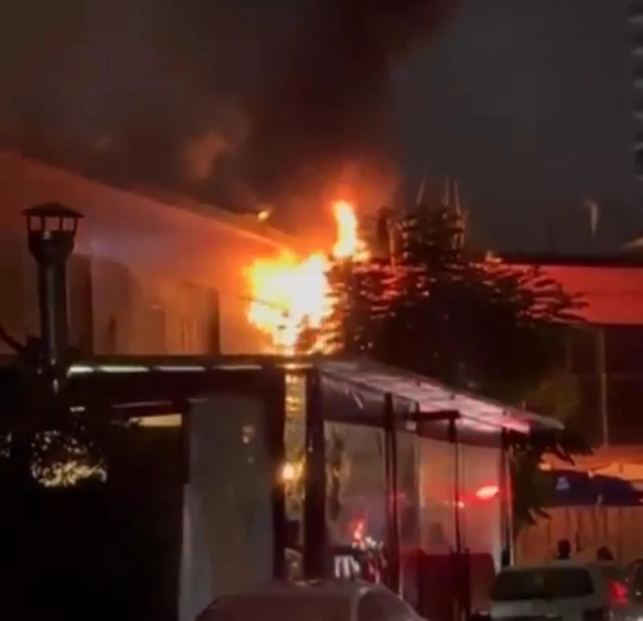 Yangın sonucu iş yeri kullanılamaz hale geldi