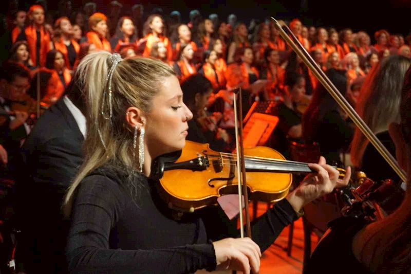 Edirne’de 100. yıla özel düzenlenen konserde Cumhuriyet coşkusu yaşandı
