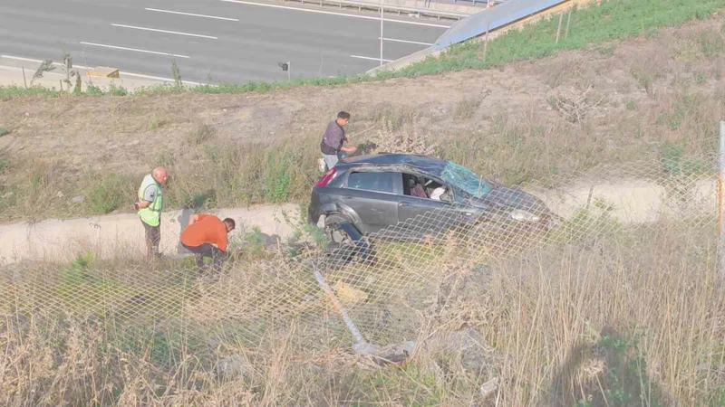 Sultangazi’deki kazada araç 30 metreden aşağıya uçtu: Motoru yerinden fırladı
