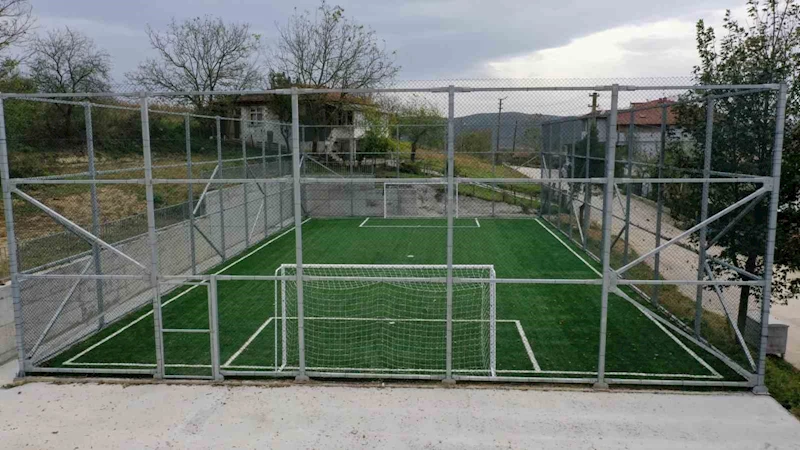 Köylere futbol sahası yapılıyor
