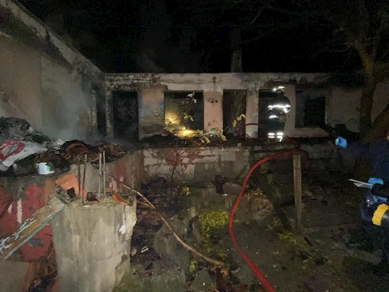 Babaeski’de ev yangını: 1 ölü
