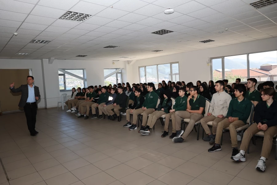 Liseliler, ‘Yaşayan geçmişi ile’ Bursa’yı tanıyor