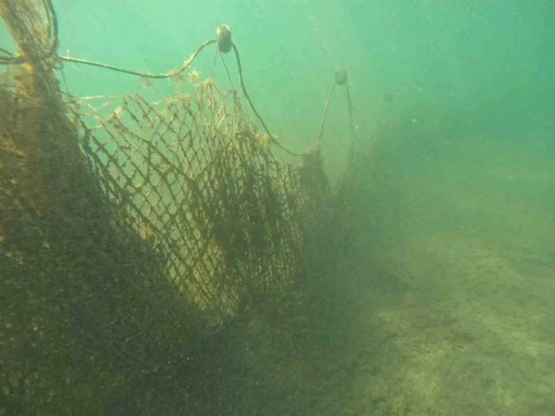 50 bin metrekare hayalet ağ denizlerden arındırıldı
