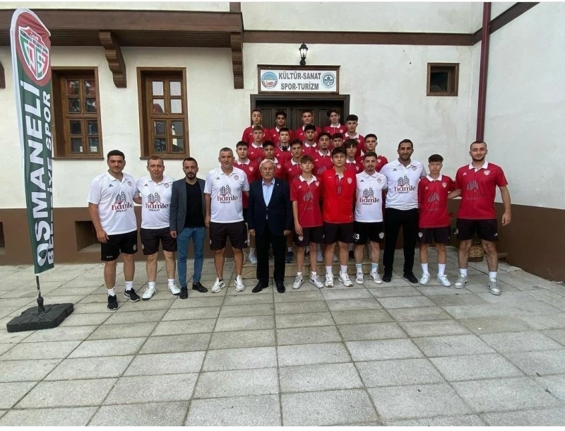 Başkan Şahin U-17 takımını Eskişehir’e uğurladı

