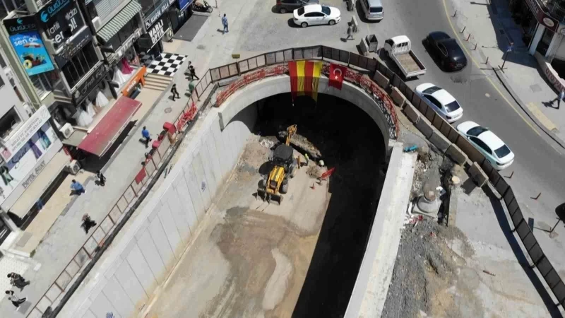 Maltepe’de tünel çalışmasında doğal gaz patlaması: Yol yayalara kapatıldı
