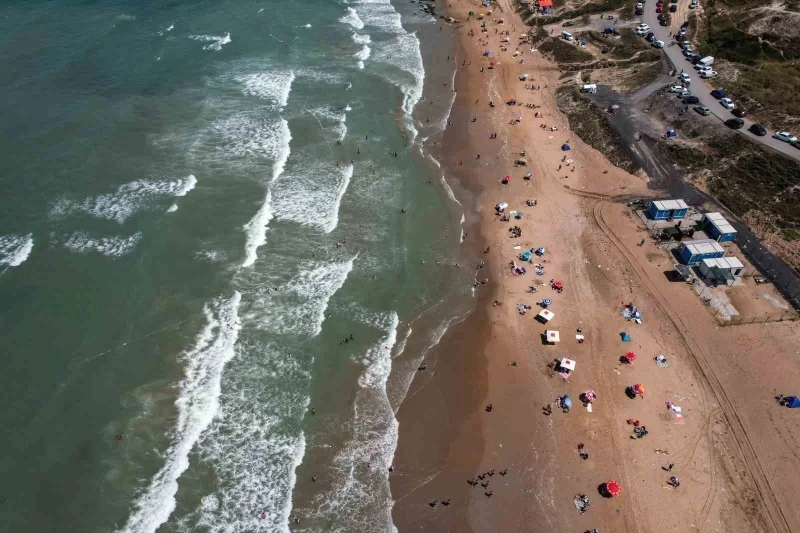 El Nino sıcakları etkisini göstermeye başladı, vatandaşlar halk plajına koştu
