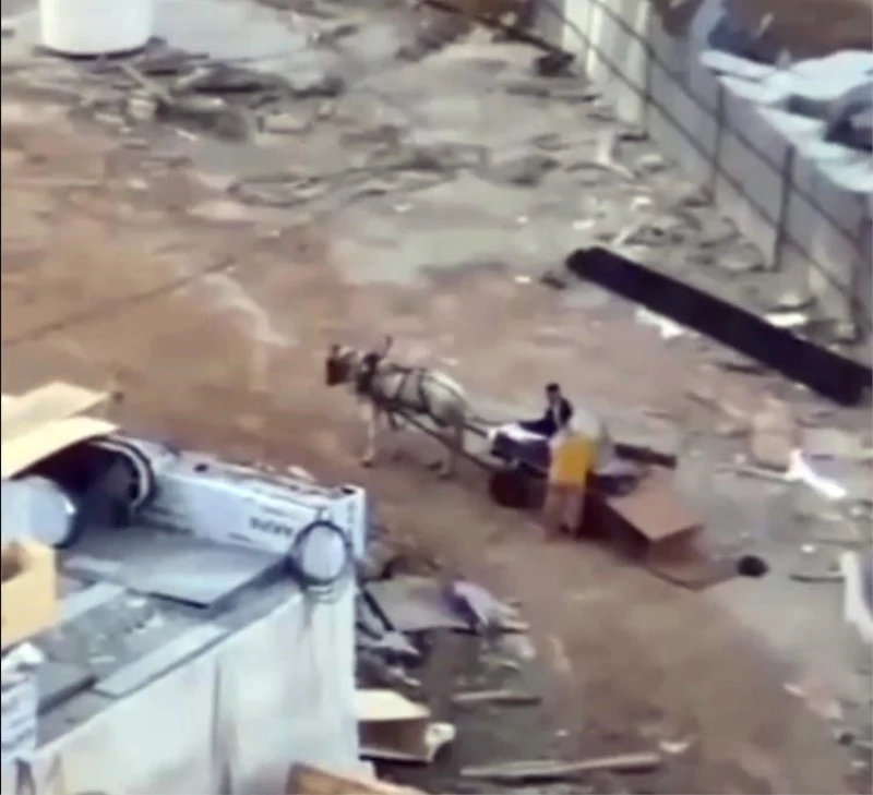 Başakşehir’de at arabası ile metro inşaatından hırsızlık
