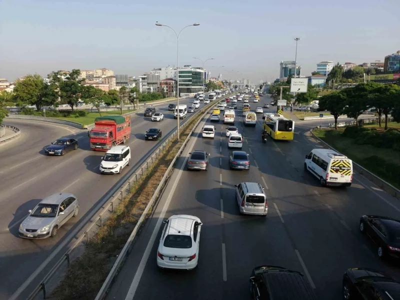 Bayram tatili sonrası İstanbul’da trafik yoğunluğu
