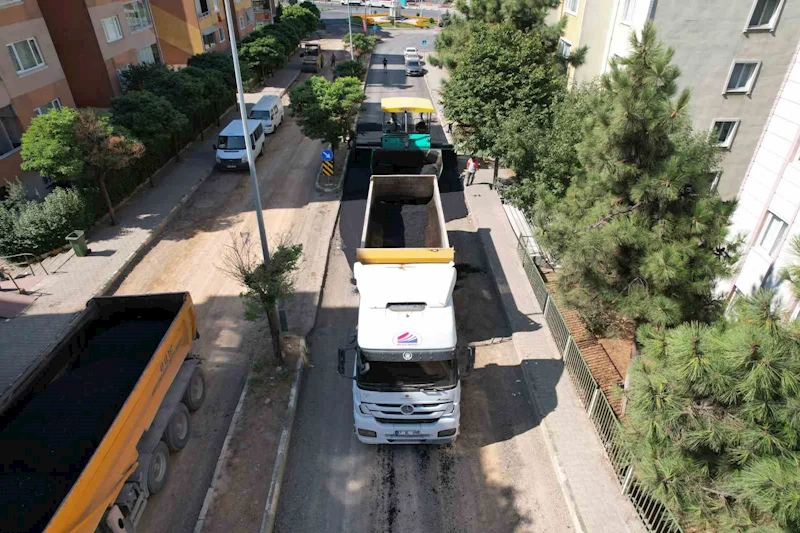 Çayırova’da 6 mahallede 15 bin ton asfalt serilimi yapılacak
