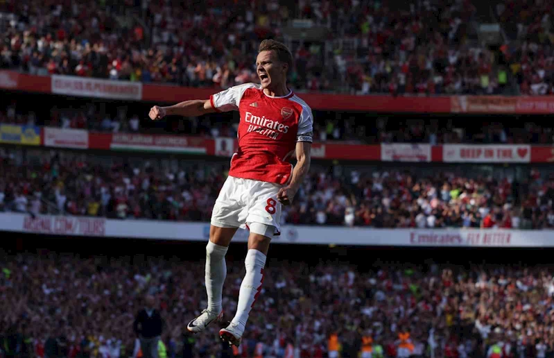 Arsenal, Manchester United karşısında uzatmalarda güldü
