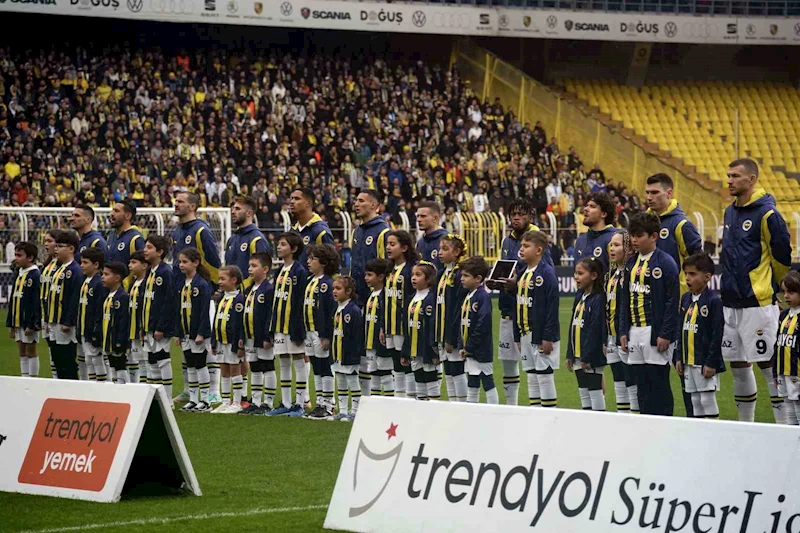 Trendyol Süper Lig: Fenerbahçe: 1 - Samsunspor: 0 (Maç devam ediyor)
