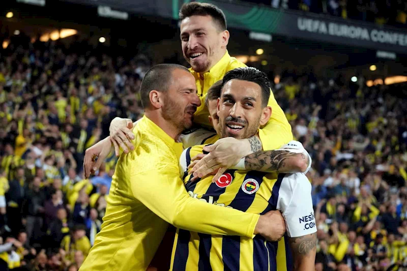 UEFA Avrupa Konferans Ligi: Fenerbahçe: 1 - Olympiakos: 0 (İlk yarı)
