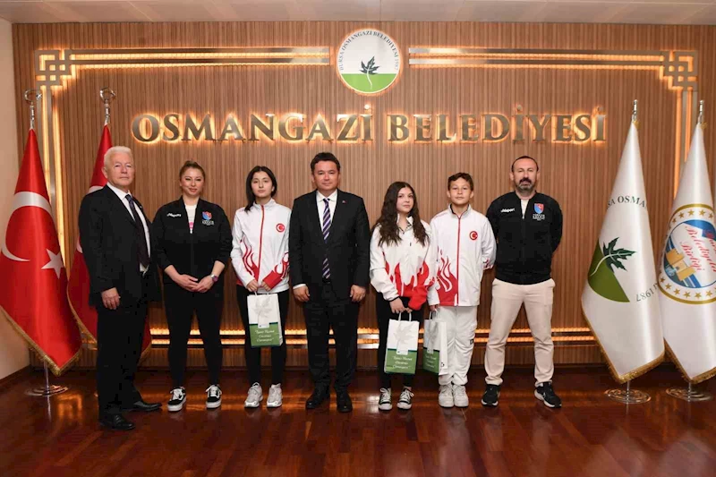 Şampiyon sporculardan Başkan Aydın’a ziyaret