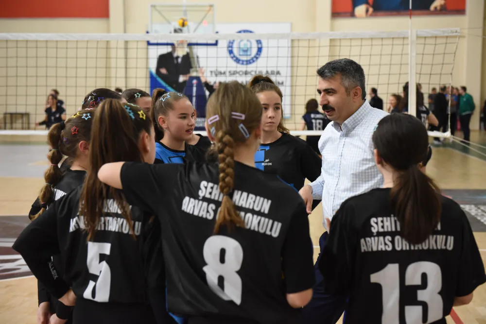 Yıldırım Belediyesi Ortaokul Sporları Şenliği devam ediyor