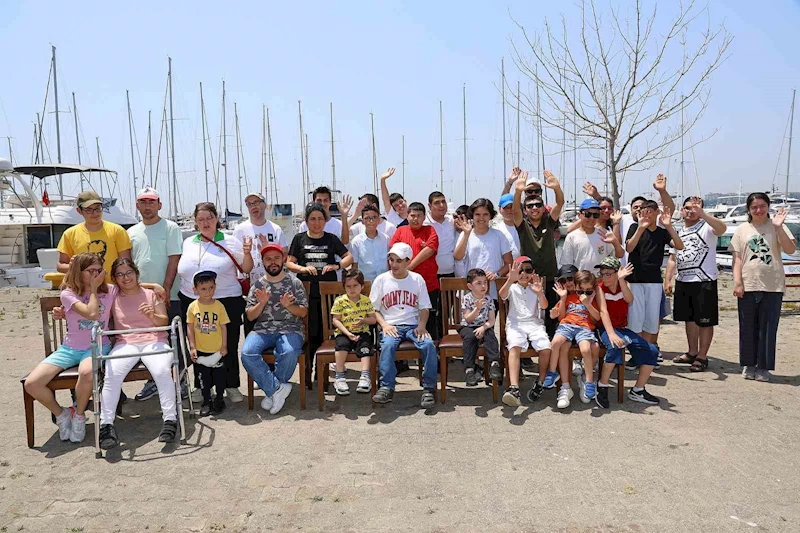 Engelli çocuk ve gençlerin yelkenli heyecanı
