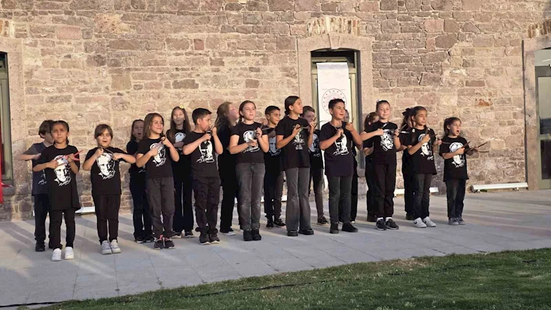 Ayvalık’ta AHEM’den gösteri
