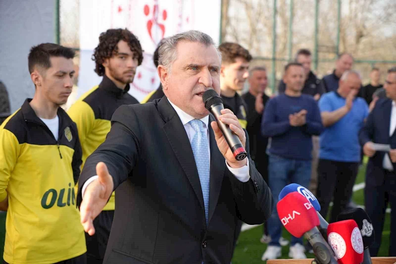 Bakan Bak, Edirne’de inşası tamamlanan stadın açılışını yaptı
