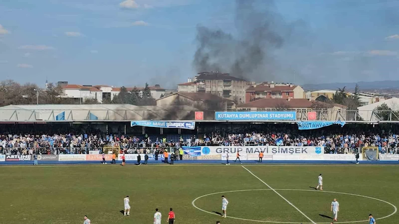 Bursaspor-Kütahyaspor maçında yangın paniği
