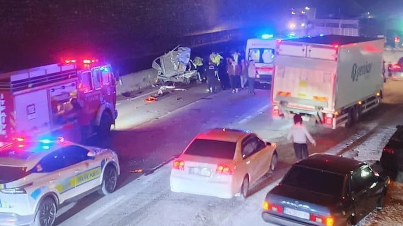 D-650’de hafif ticari araç tıra arkadan çarptı: 1 ölü, 1 ağır yaralı
