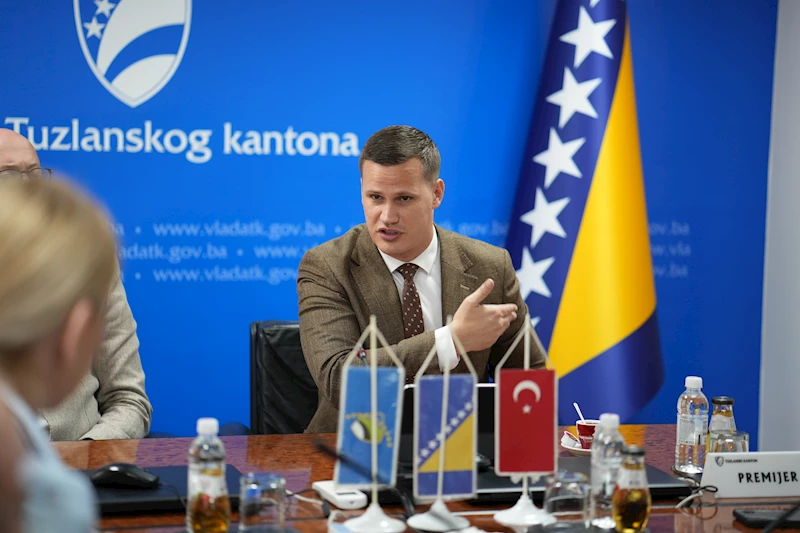 Türkiye’den gelen medya temsilcileri Tuzla Kantonu Başbakanı İrfan Halilagiç ile görüşme gerçekleştirdi