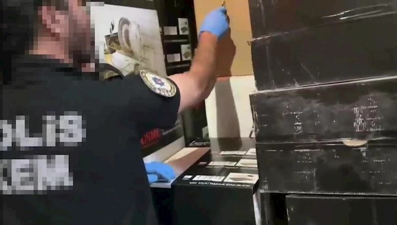 Züccaciye ürünlerinin arasında 35 bin paket kaçak sigara ele geçirildi
